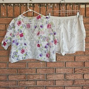 Vintage Gold Tag Victoria Secret Floral Pajama Set (Top Size L)(Shorts Size M)